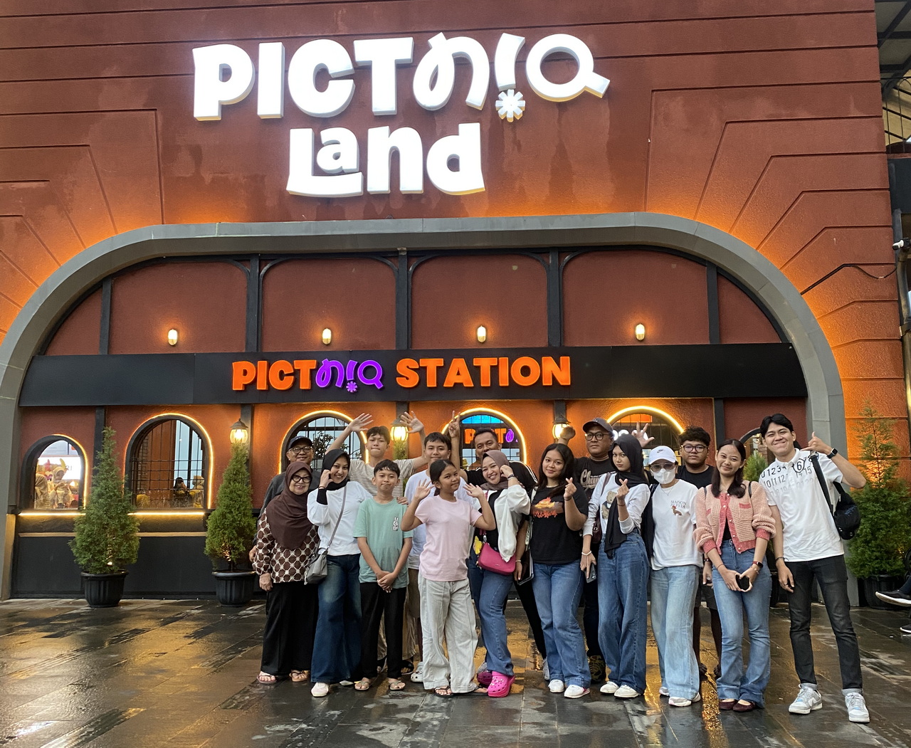 15 Destinasi Wisata Jogja Paling Direkomendasikan + Panduan Transportasi Nyaman (Lengkap untuk Liburan, Bisnis & Keluarga)